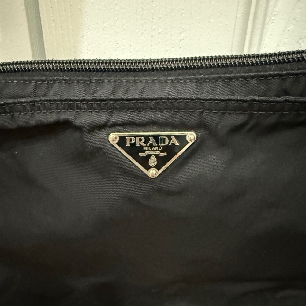 Authentic Prada Nylon Crossbody bag, Black with adjustable shoulder strap - Picture 10 of 14